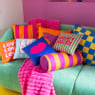 Kussen love - blauw/roze - 30x30 cm