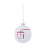 Kerstbal met wit cadeau