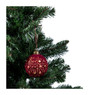 Kerstbal bordeaux relief stip