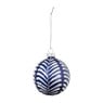Kerstbal blaadjes handgeschilderd - wit/blauw - ø8 cm