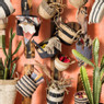 Mand met zwarte strepen - ⌀42x48 cm 