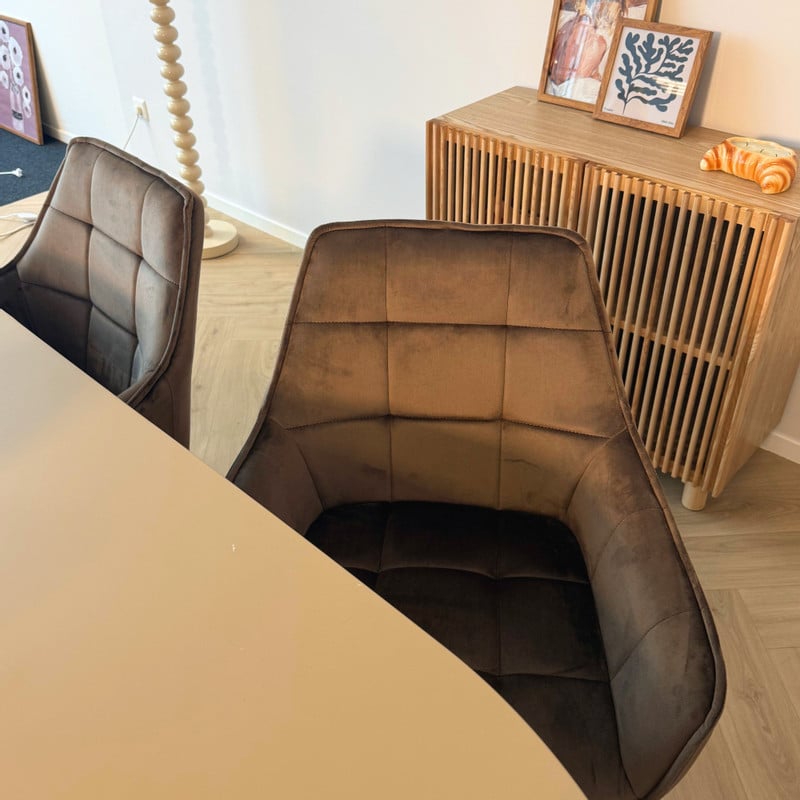 Eetkamerstoel velvet met armleuning - bruin - 87x56.5x43 cm