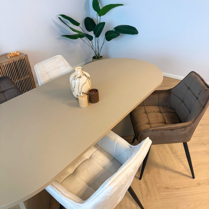 Eetkamerstoel velvet met armleuning - bruin - 87x56.5x43 cm