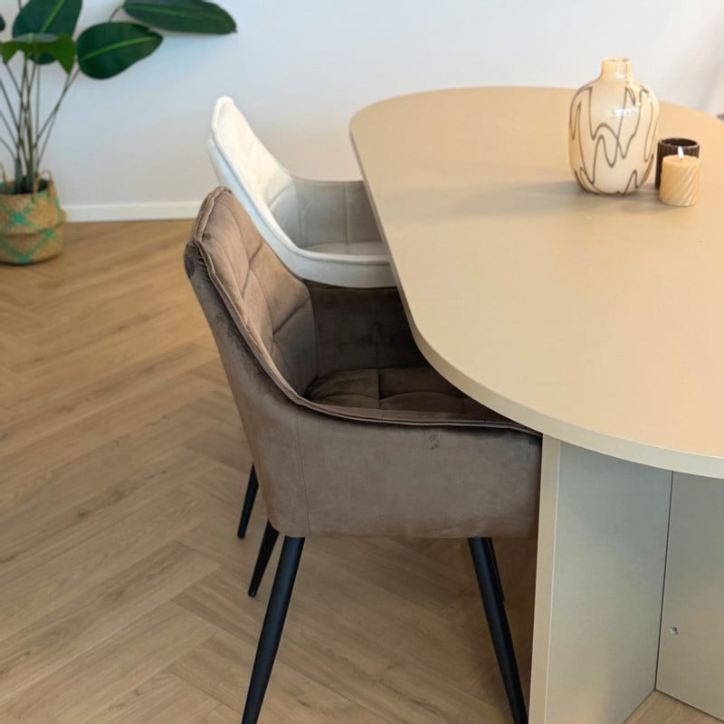 Eetkamerstoel velvet met armleuning - bruin - 87x56.5x43 cm